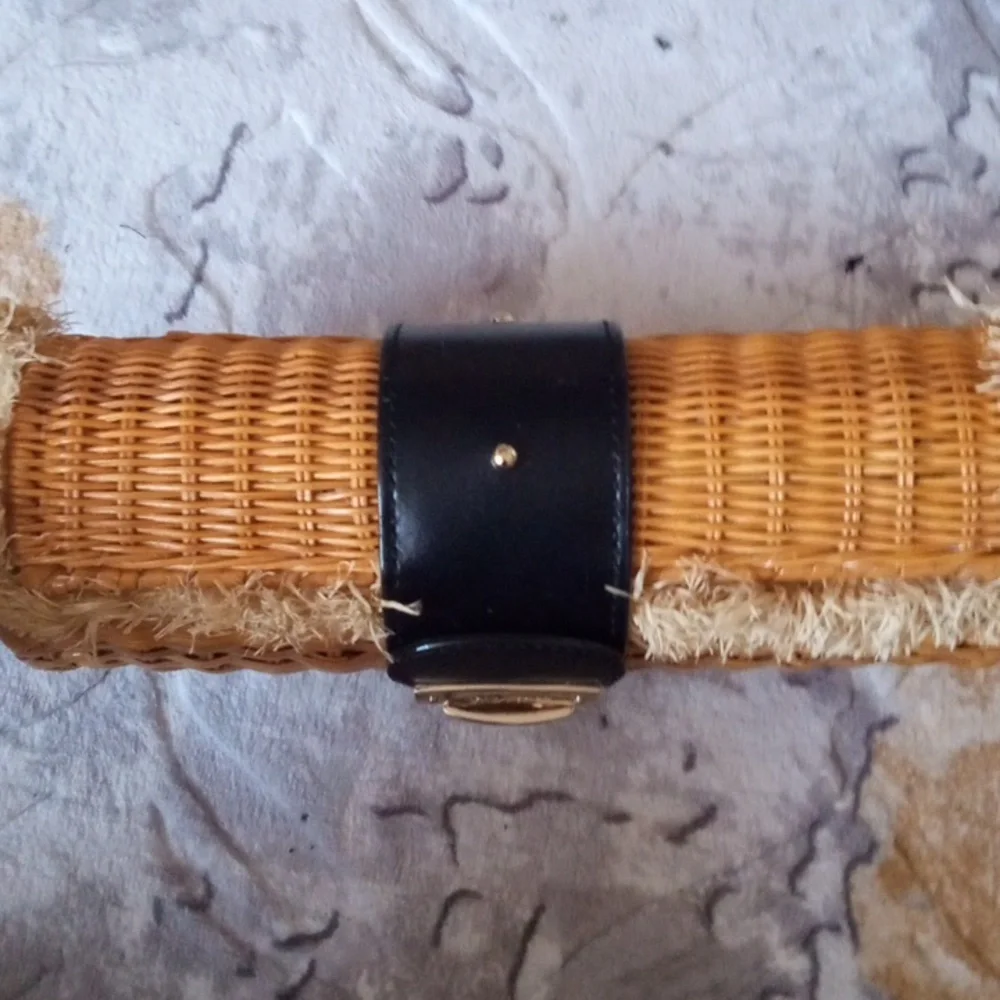 Clutch - Picture 2 of 3